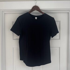 Lululemon women’s love crew neck tee